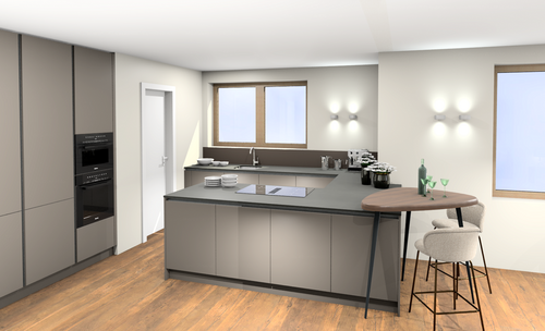 Moderne Küche mit grauen Schränken, Kücheninsel mit Kochfeld und Theke mit zwei Hockern, Holzboden und zwei Fenstern